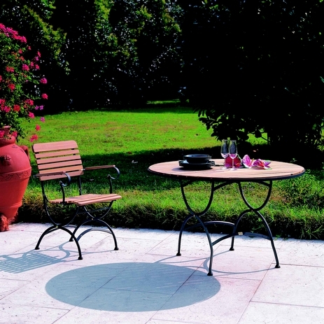 Set de tables et chaises de jardin en fer et teck